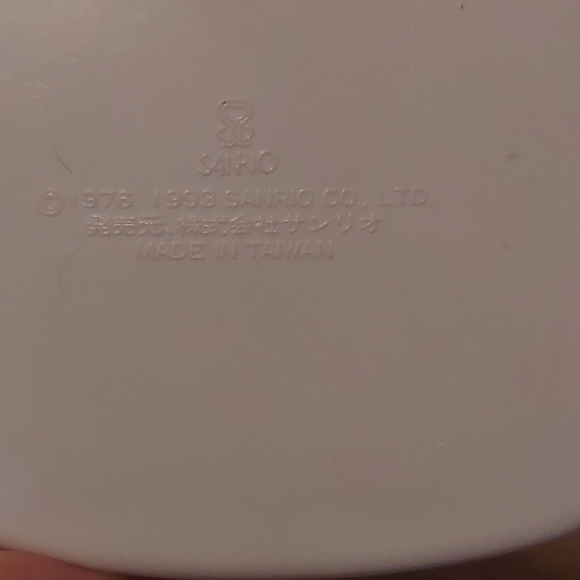 Vintage 1976 1993 Sanrio hello kitty mirror and comb compact - Picture 4 of 5